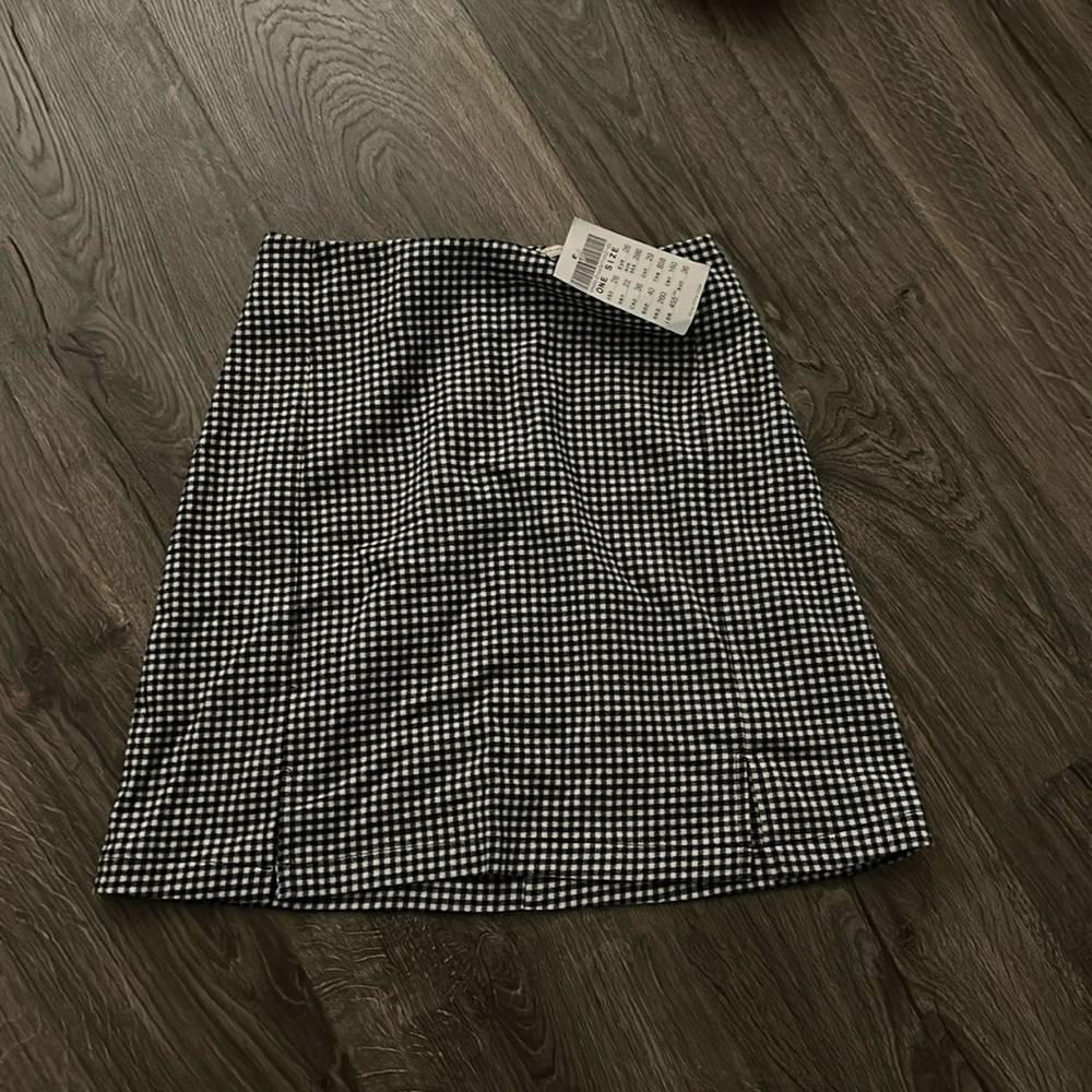 Brandy Melville mini skirt